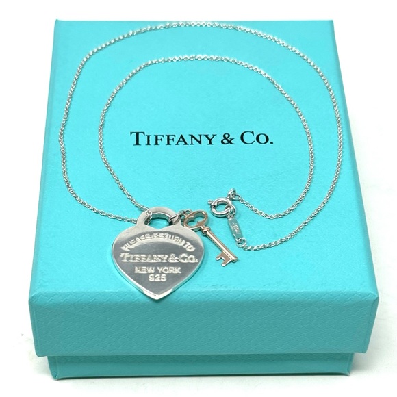 Authentic Tiffany & co. Return To Heart Tag / Key Necklace. - Picture 7 of 13